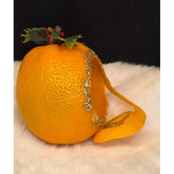 Vintage Magic Window Christmas Diorama Ornament from National Handcraft Society - Picture 5 of 6